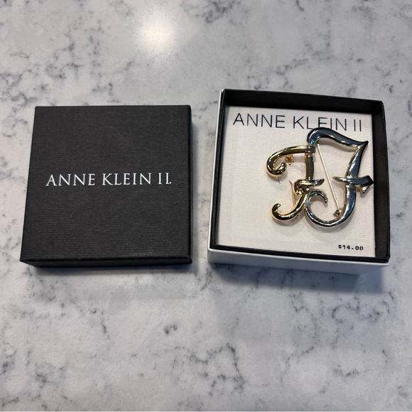 ANNE KLEIN II Vintage Letter F brooch, gold F pin, monogram F pins - Picture 2 of 2